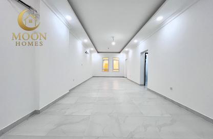 Apartment - 2 - 3 for rent in Umm Ghwailina Comm - Umm Ghuwalina - Umm Ghuwailina - Doha