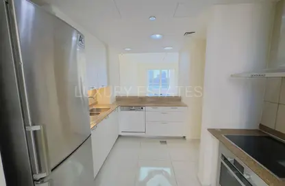 Townhouse - 2 Bedrooms - 3 Bathrooms for rent in Viva West - Viva Bahriyah - The Pearl Island - Doha
