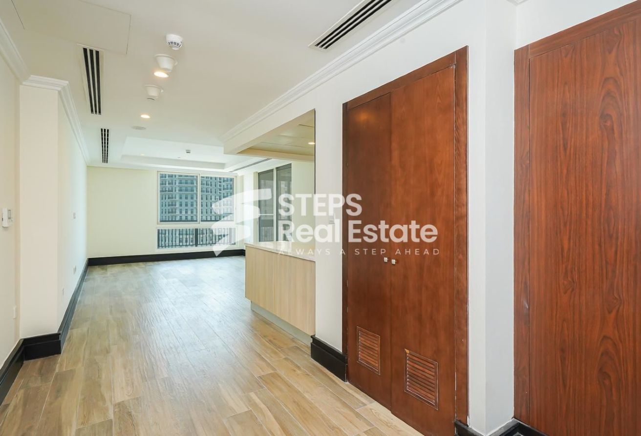 High Floor Apartment with Sea Views and Balcony