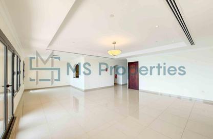 Apartment - 2 Bedrooms - 3 Bathrooms for rent in West Porto Drive - Porto Arabia - The Pearl Island - Doha