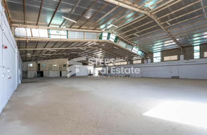 Warehouse - Studio - 6 Bathrooms for rent in Industrial Area 1 - Industrial Area - Doha