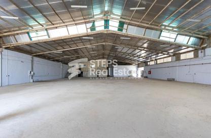 Warehouse - Studio - 6 Bathrooms for rent in Industrial Area 1 - Industrial Area - Doha