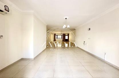 Villa - 6 Bedrooms - 7 Bathrooms for rent in Al Ebb - Al Kheesa - Umm Salal Mohammed