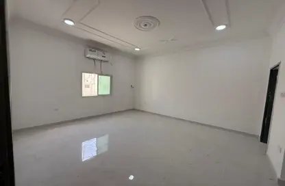 شقة - 1 حمام للايجار في شارع المطار القديم - طريق المطار القديم - الدوحة شقة - 1 حمام للايجار في شارع المطار القديم - طريق المطار القديم - الدوحة