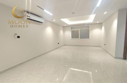 Apartment - 2 Bedrooms - 3 Bathrooms for rent in Al Mansoura - Al Mansoura - Doha