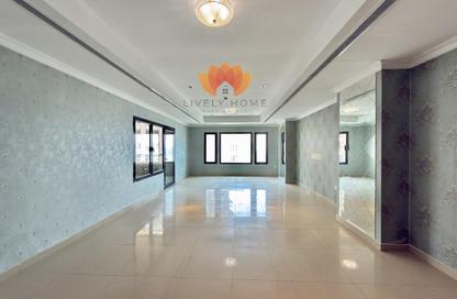 Apartment - 1 Bedroom - 2 Bathrooms for rent in West Porto Drive - Porto Arabia - The Pearl Island - Doha