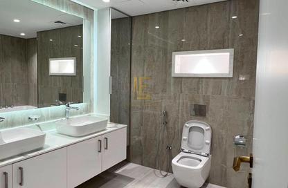 Apartment - 2 Bedrooms - 3 Bathrooms for rent in Porto Arabia - The Pearl Island - Doha