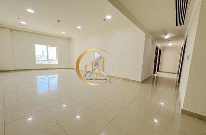 Apartment - 3 Bedrooms - 2 Bathrooms for rent in Al Bida'a Tower - Corniche Road - Corniche Road - Doha
