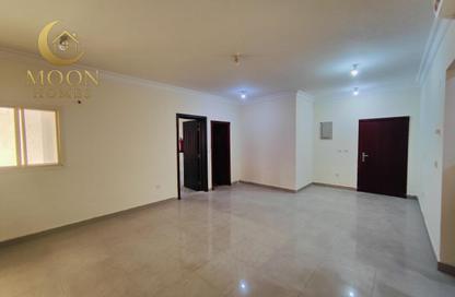 Apartment - 1 Bedroom - 2 Bathrooms for rent in Umm Ghwailina Comm - Umm Ghuwalina - Umm Ghuwailina - Doha