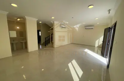 Villa - 6 Bedrooms - 6 Bathrooms for rent in Al Kheesa - Al Kheesa - Umm Salal Mohammed
