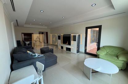 Apartment - 2 Bedrooms - 2 Bathrooms for rent in East Porto Drive - Porto Arabia - The Pearl Island - Doha
