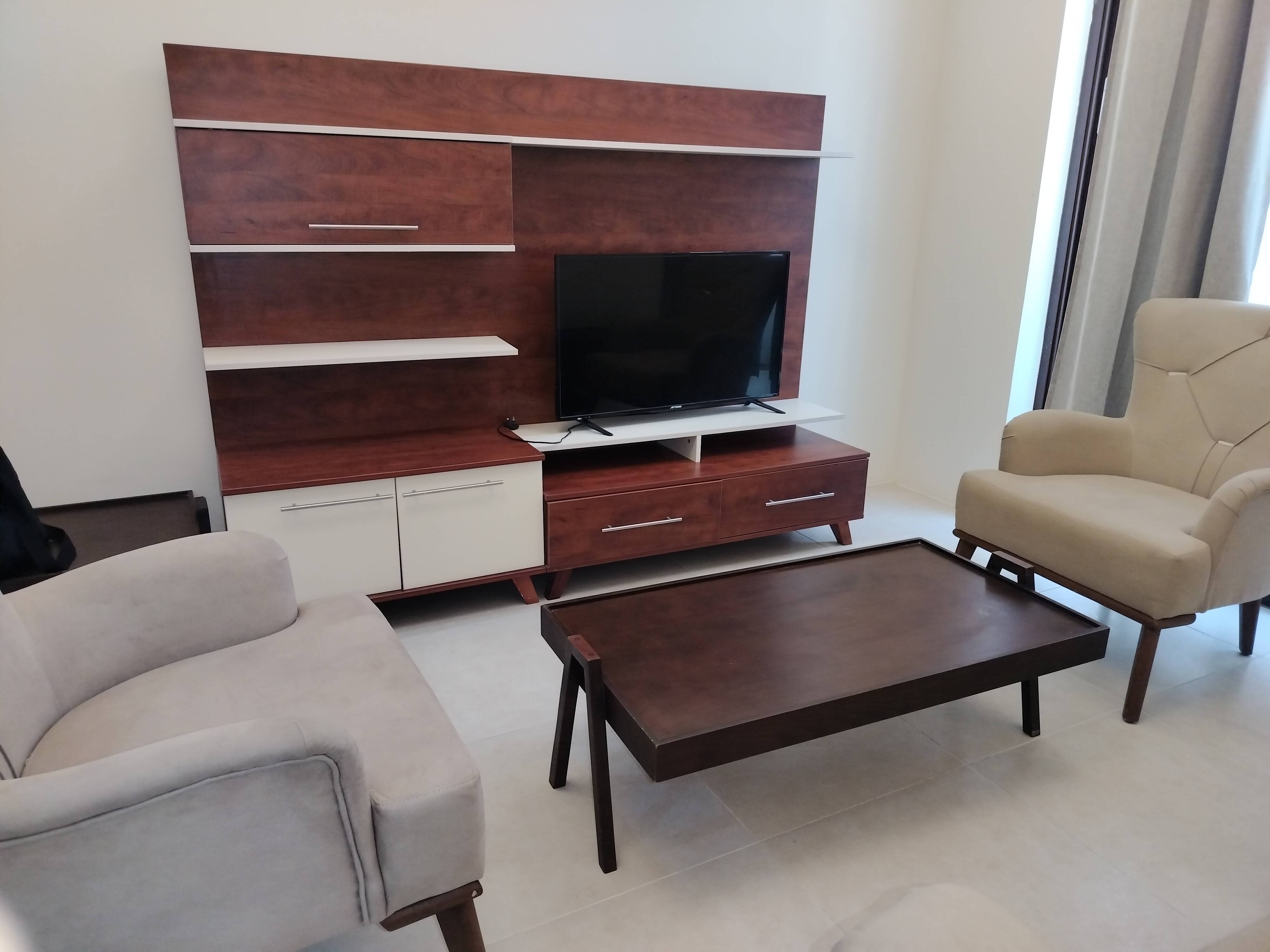 2 Months Free – 2 BHK Furnished Apartment fox hill thumbnail 8