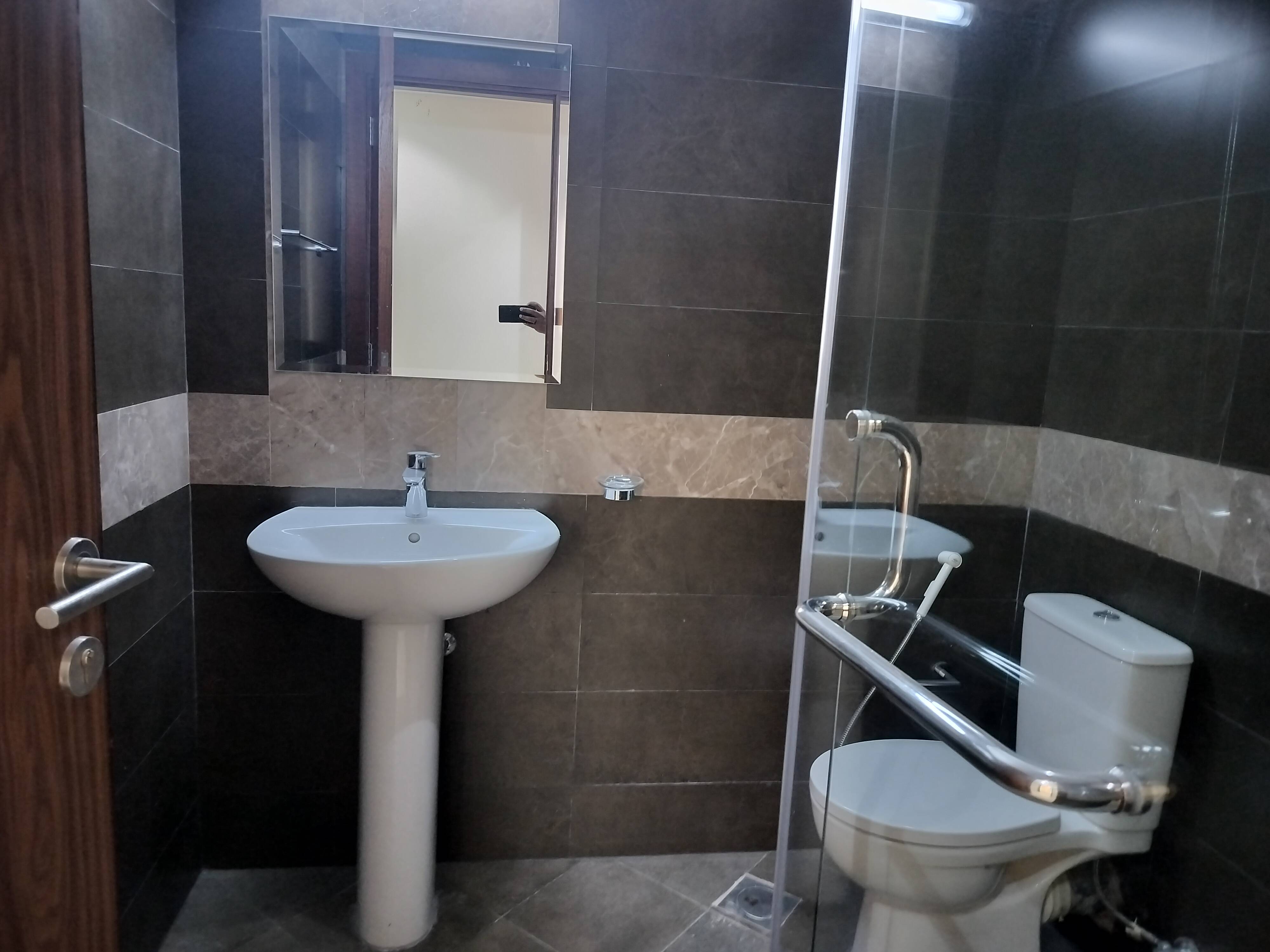 2 Months Free – 2 BHK Furnished Apartment fox hill thumbnail 20