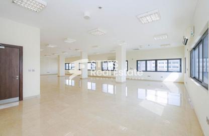 Office Space - Studio - 1 for rent in Industrial Area 4 - Industrial Area - Industrial Area - Doha