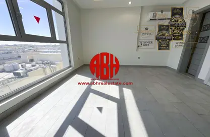 Apartment - 3 Bedrooms - 3 Bathrooms for rent in Al Nasr Street - Al Nasr - Doha Apartment - 3 Bedrooms - 3 Bathrooms for rent in Al Nasr Street - Al Nasr - Doha