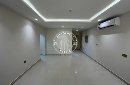 Apartment - 2 Bedrooms - 3 Bathrooms for rent in Madinat Khalifa Building 58 - Madinat Khalifa South - Madinat Khalifa - Doha