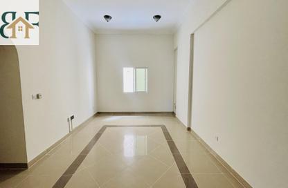 Apartment - 3 Bedrooms - 2 Bathrooms for rent in Muntazah 70 - Al Muntazah - Doha