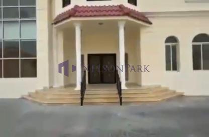 Villa - 5 - 5 for sale in Umm Al Seneem Street - Ain Khaled - Doha