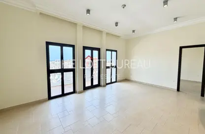Apartment - 2 Bedrooms - 3 Bathrooms for rent in Carnaval - Qanat Quartier - The Pearl Island - Doha