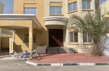 Villa - 4 Bedrooms - 3 Bathrooms for rent in Al Hanaa Street - Al Gharrafa - Doha