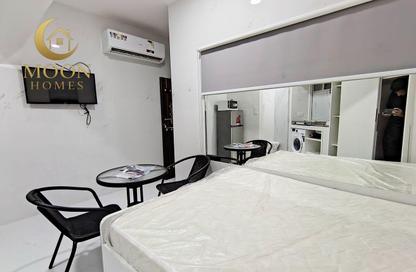 Apartment - Studio - 1 Bathroom for rent in Umm Ghuwailina 4 - Umm Ghuwailina - Doha