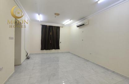 Apartment - 4 Bedrooms - 3 Bathrooms for rent in Al Mansoura - Al Mansoura - Doha Apartment - 4 Bedrooms - 3 Bathrooms for rent in Al Mansoura - Al Mansoura - Doha
