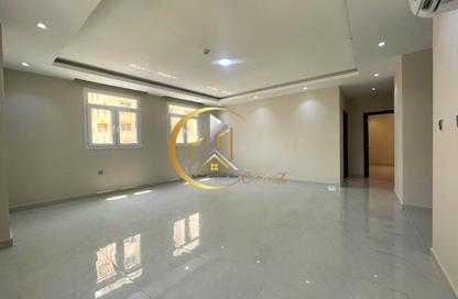 شقة - 2 غرف نوم - 2 حمامات للايجار في شارع الزبير - فريج عبد العزيز - الدوحة شقة - 2 غرف نوم - 2 حمامات للايجار في شارع الزبير - فريج عبد العزيز - الدوحة