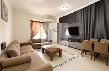 Apartment - 2 Bedrooms - 1 Bathroom for rent in Omar Bin Abdul Aziz Street - Madinat Khalifa - Doha
