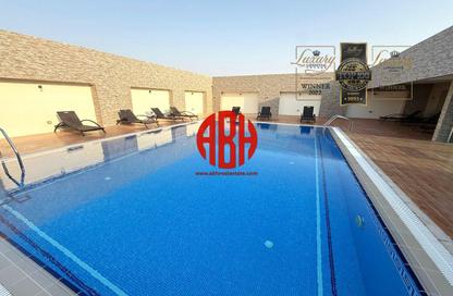 Apartment - 2 Bedrooms - 3 Bathrooms for rent in Al Sadd Road - Al Sadd - Doha