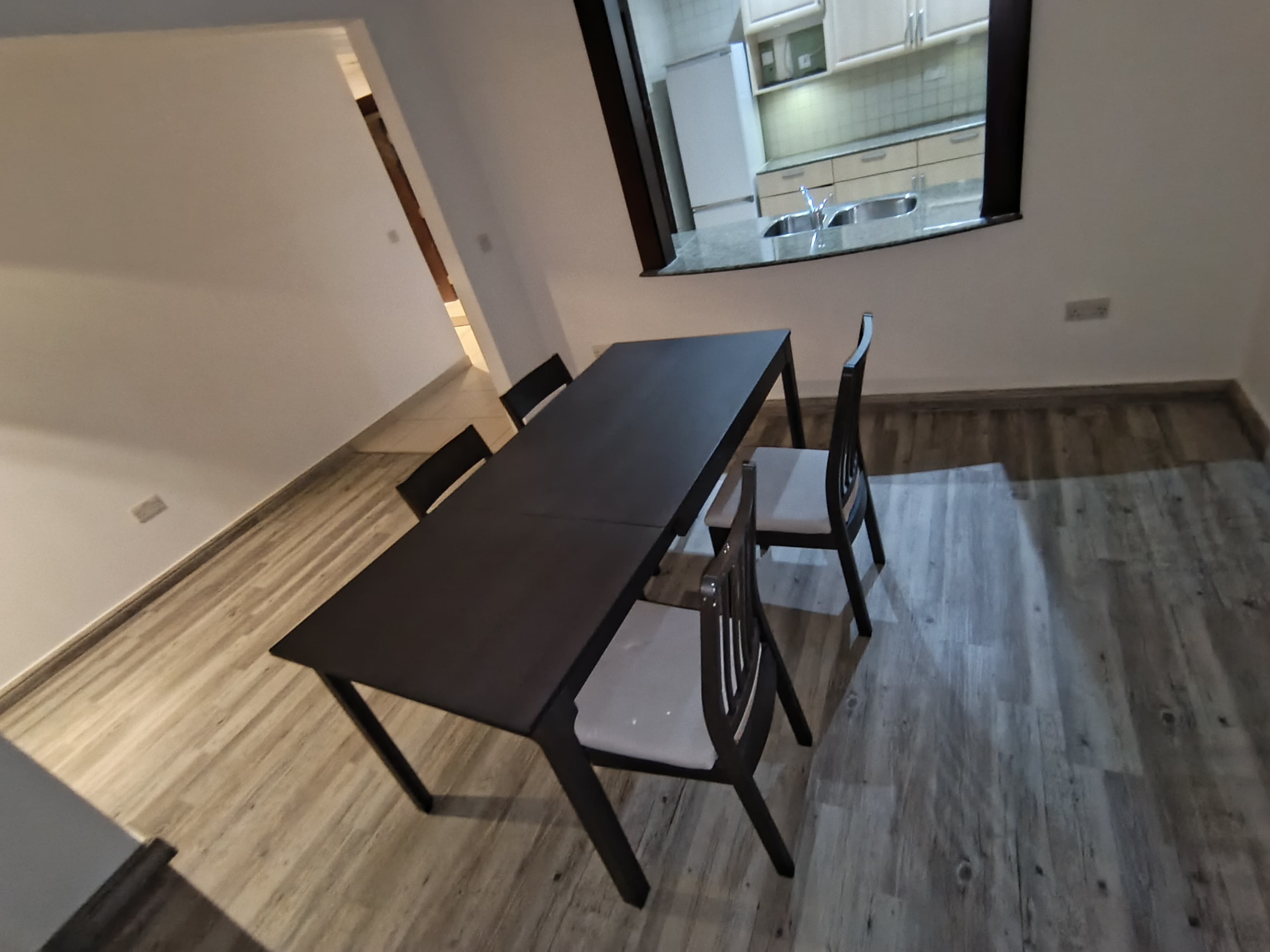 COZY ONE BEDROOM FULLY FURNISHED WITH BALCONY thumbnail 7