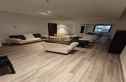 Apartment - 1 Bedroom - 2 Bathrooms for rent in East Porto Drive - Porto Arabia - The Pearl Island - Doha