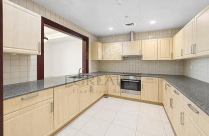 Apartment - 1 Bedroom - 2 Bathrooms for rent in East Porto Drive - Porto Arabia - The Pearl Island - Doha