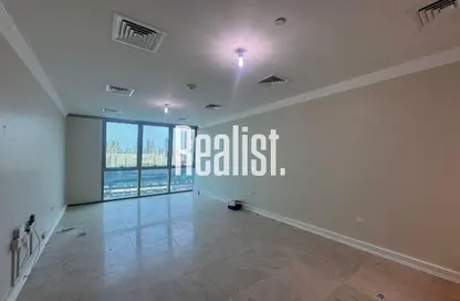 شقة - 2 غرف نوم - 4 حمامات للايجار في أبراج زجزاج - الخليج الغربي - الدوحة