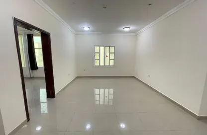Apartment - 2 Bedrooms - 2 Bathrooms for rent in Al Mansoura - Al Mansoura - Doha