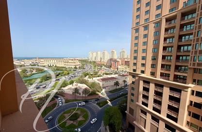 Apartment - 1 Bedroom - 2 Bathrooms for rent in Tower 18 - Porto Arabia - The Pearl Island - Doha