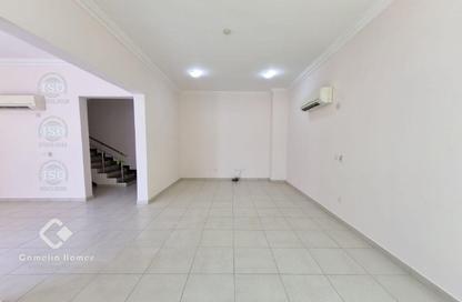 Villa - 5 Bedrooms - 5 Bathrooms for rent in Al Kheesa - Al Kheesa - Umm Salal Mohammed