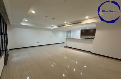 Apartment - 2 Bedrooms - 2 Bathrooms for rent in West Porto Drive - Porto Arabia - The Pearl Island - Doha