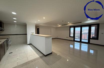 Apartment - 2 Bedrooms - 2 Bathrooms for rent in West Porto Drive - Porto Arabia - The Pearl Island - Doha
