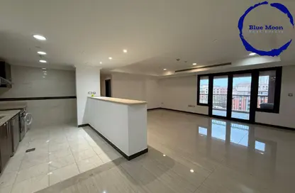 Apartment - 2 Bedrooms - 2 Bathrooms for rent in West Porto Drive - Porto Arabia - The Pearl Island - Doha