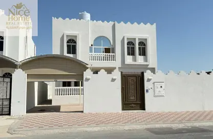 فيلا - 4 غرف نوم - 4 حمامات للايجار في المعمورة - الدوحة