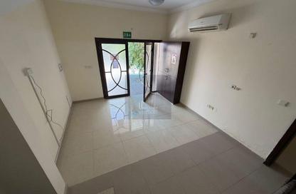 مجمع سكني - 6 غرف نوم - 6 حمامات للايجار في أم صلال علي - أم صلال على - الدوحة