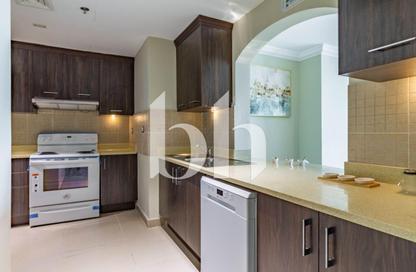 Apartment - 1 Bedroom - 2 Bathrooms for rent in West Porto Drive - Porto Arabia - The Pearl Island - Doha