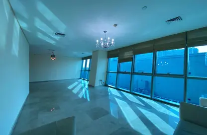 Apartment - 3 Bedrooms - 5 Bathrooms for rent in Zig Zag Tower B - Zig Zag Towers - West Bay - Doha