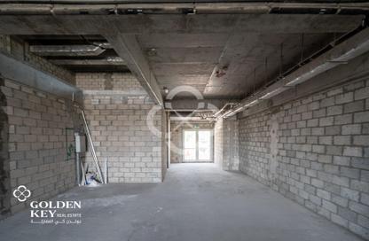 Show Room - Studio - 1 for rent in The Commercial Avenue - Umm Al Seneem - Doha