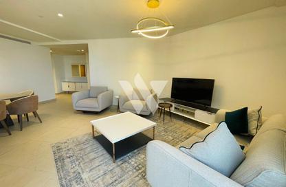Apartment - 3 Bedrooms - 5 Bathrooms for rent in Floresta Gardens - Floresta Gardens - The Pearl Island - Doha