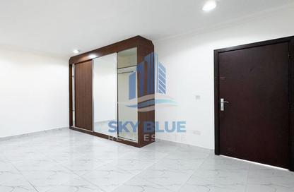 Penthouse - Studio - 1 Bathroom for rent in Al Duhail - Al Duhail - Doha