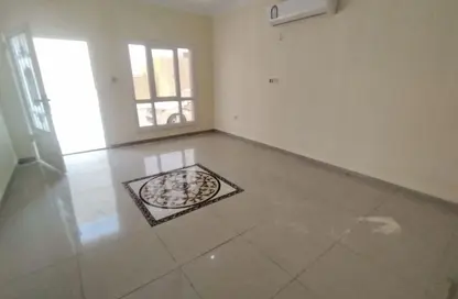 Villa - 6 Bedrooms - 5 Bathrooms for rent in Izghawa - Izghawa - Doha
