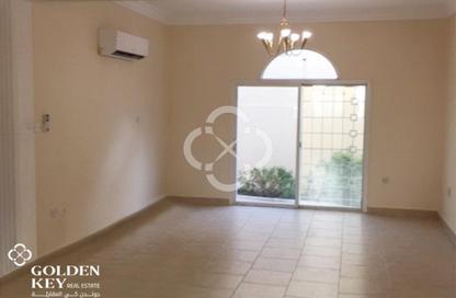 مجمع سكني - 3 - 3 للايجار في شارع المطار القديم - طريق المطار القديم - الدوحة
