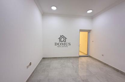 Apartment - 2 Bedrooms - 2 Bathrooms for rent in Thabit Bin Zaid Street - Al Mansoura - Doha