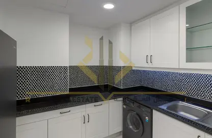 Apartment - 2 Bedrooms - 3 Bathrooms for sale in East Porto Drive - Porto Arabia - The Pearl Island - Doha